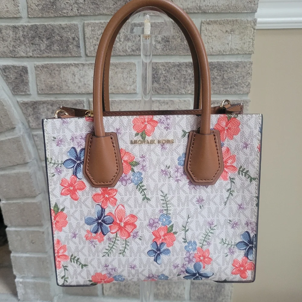 Like New MICHAEL KORS MERCER MEDIUM FLORAL LOGO ACCORDION CROSSBODY BAG